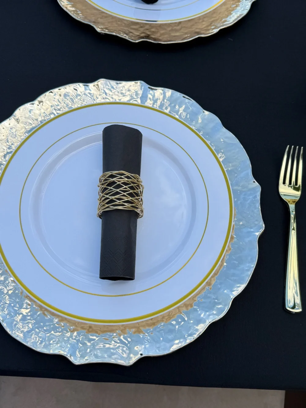 Dinnerware Napkin Rings Gold Wire Coil - Decorative Home Accents Gold Accent
